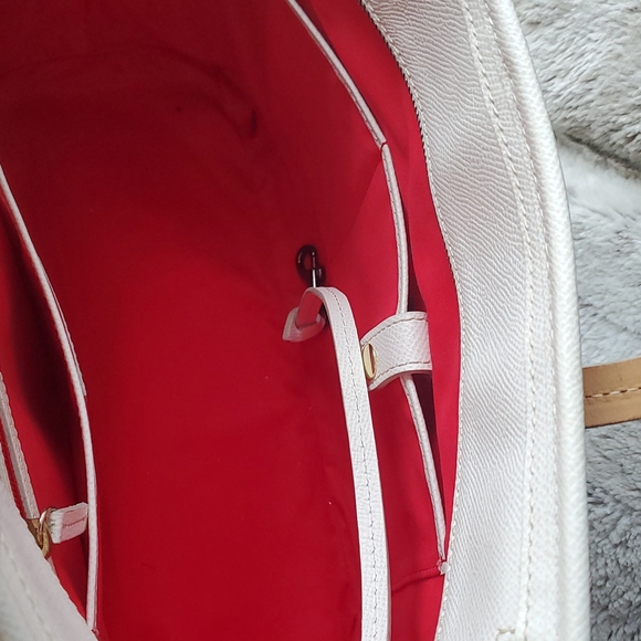 Dooney & Bourke White Pebbled Leather Large Davis Tassel Shopper Tote Bag Purse - Picture 8 of 15